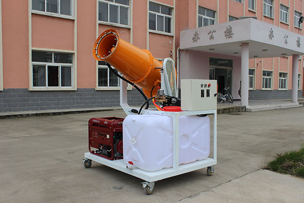 柴油雾炮机.jpg 柴油雾炮机.jpg