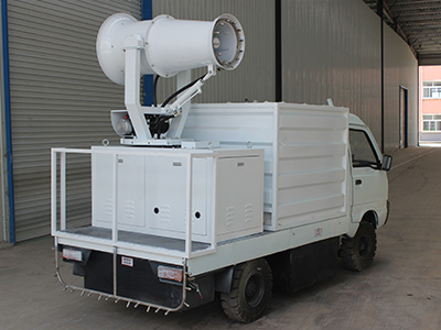 冬季容易起雾霾，这款新能源雾炮车降尘来了解一下