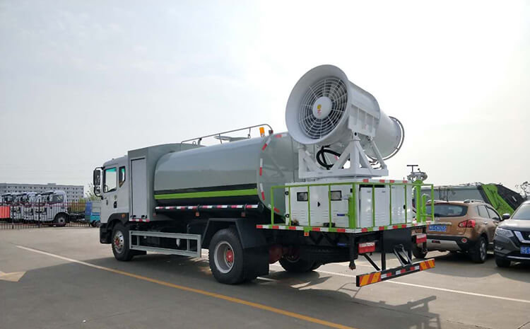 如何安全的操控雾炮机设备？