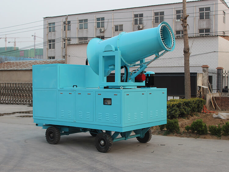 郑通研发1T水箱牵引式雾炮机实拍