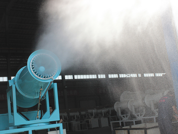 快看！这台雾炮粉尘治理效果有点牛！